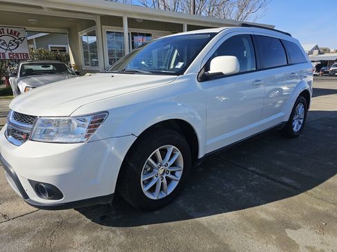 Used 2015 Dodge Journey SXT w/ Flexible Seating Group image 2