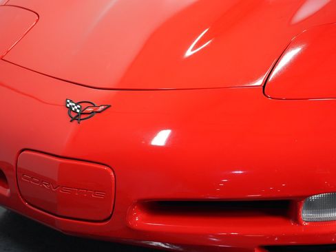 Used 1997 Chevrolet Corvette Coupe w/ Memory Pkg image 17