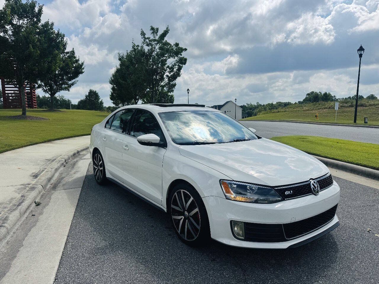 Used 2013 Volkswagen Jetta GLI Autobahn FWD image 4