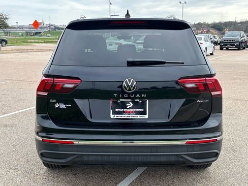 Used 2024 Volkswagen Tiguan SE image 5