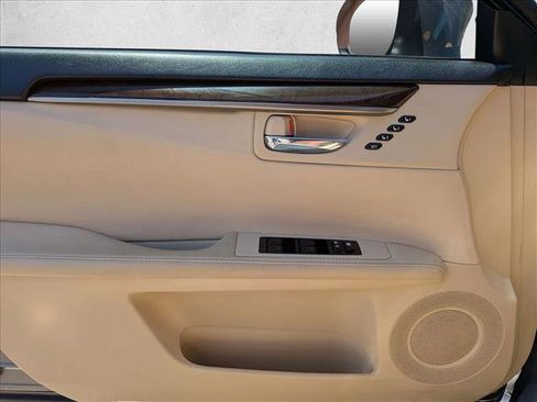Used 2014 Lexus ES 350 w/ Premium Package FWD image 10