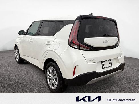 Used 2023 Kia Soul LX image 3
