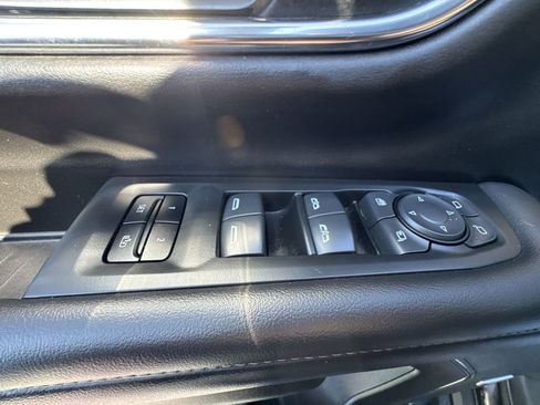 Used 2022 Chevrolet Tahoe Z71 w/ Z71 Off-Road Package image 13