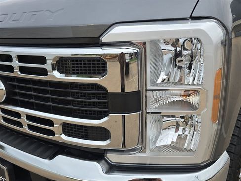 Used 2024 Ford F250 XLT image 25