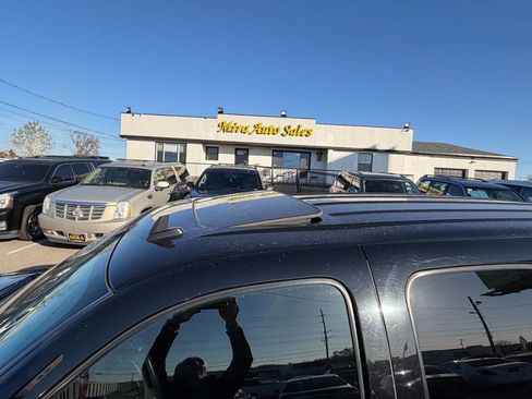 Used 2012 GMC Yukon 4WD Hybrid image 9