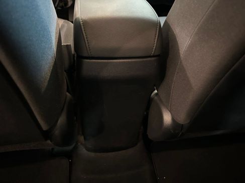 Used 2025 Kia Soul LX w/ LX Technology Package FWD image 23