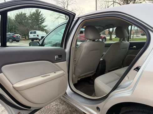 Used 2010 Ford Fusion S image 12