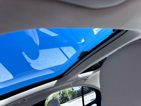 Used 2025 Mercedes-Benz E 350 4MATIC Sedan image 14