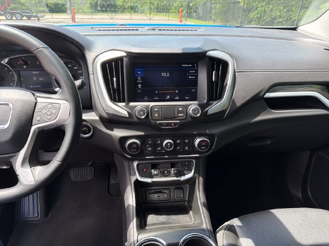 Used 2024 GMC Terrain SLT FWD image 19