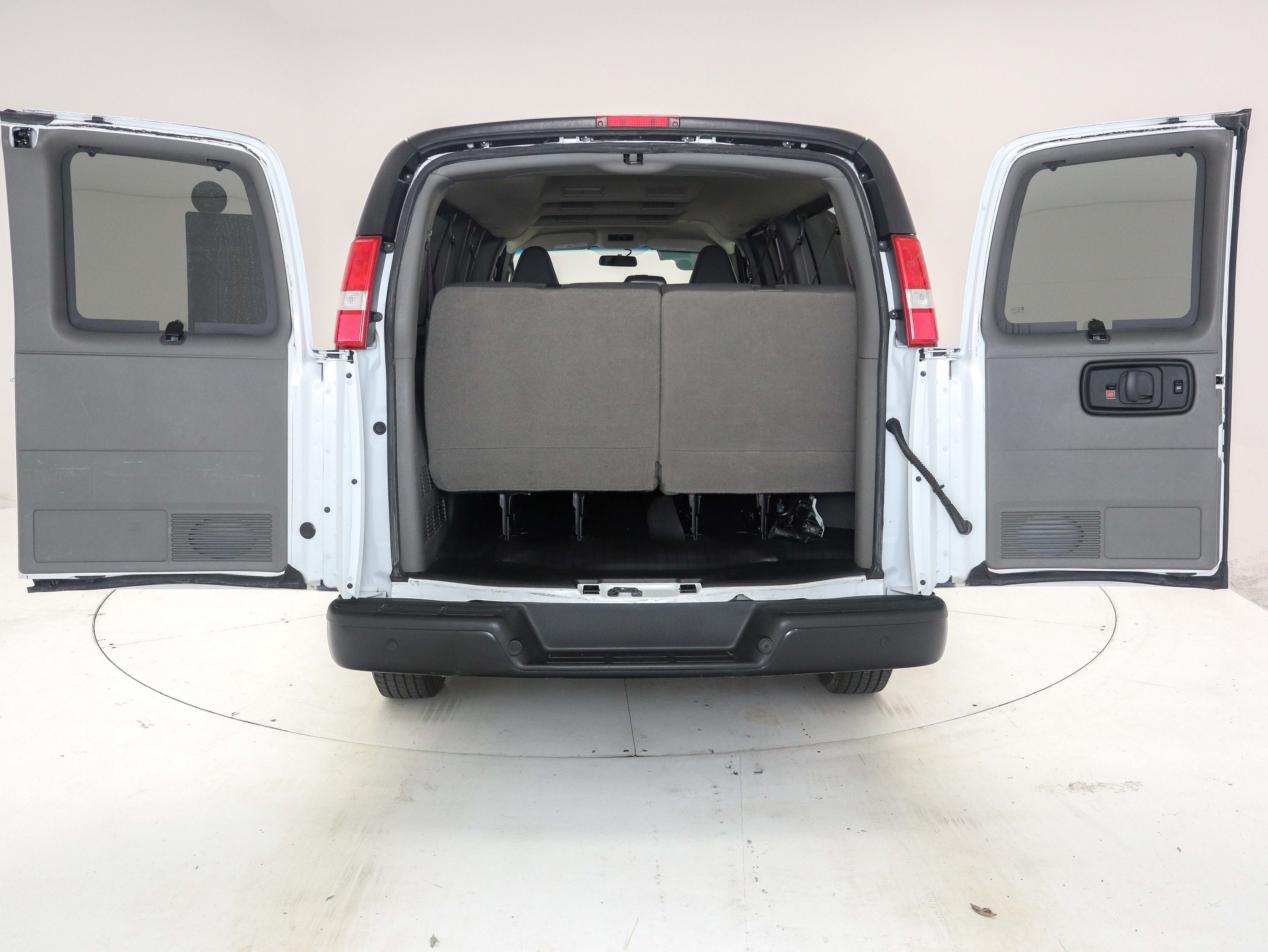 Used 2021 Chevrolet Express 3500 LS RWD image 10