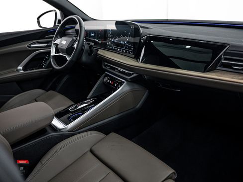 Certified 2025 Audi Q5 Premium Plus w/ Premium Plus image 12