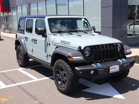 Used 2023 Jeep Wrangler Unlimited w/ Cold Weather Group AWD/4WD image 3