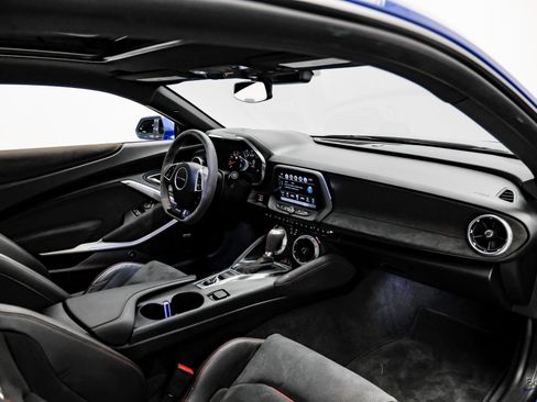 Used 2018 Chevrolet Camaro ZL1 image 42