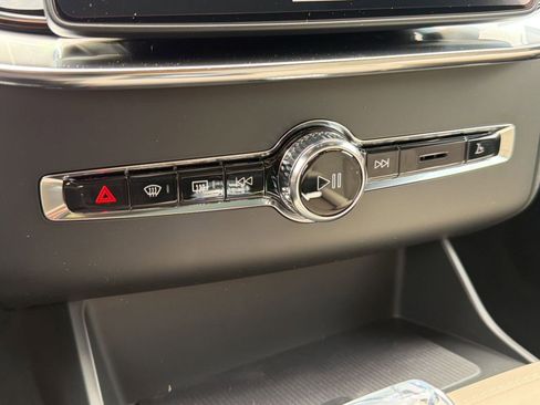 New 2026 Volvo XC90 B5 Plus w/ Protection Package image 17