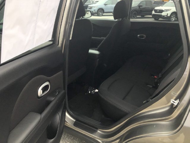 Used 2017 Kia Soul + FWD image 15