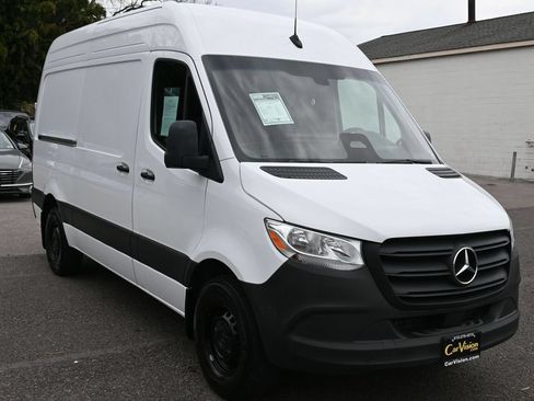 Used 2025 Mercedes-Benz Sprinter 2500 image 39