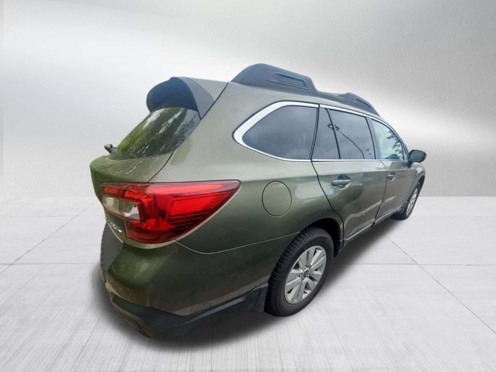 Used 2018 Subaru Outback 2.5i Premium AWD/4WD image 4