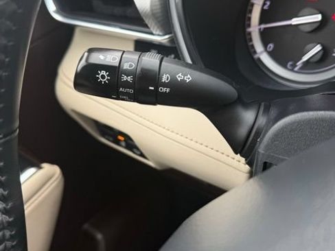 Used 2022 Toyota Highlander Platinum AWD/4WD image 23