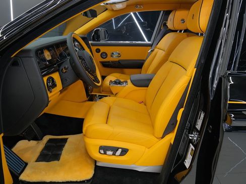 Used 2026 Rolls-Royce Phantom Sedan RWD image 25