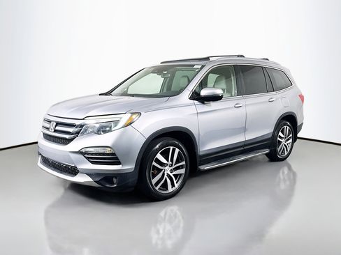 Used 2017 Honda Pilot Elite image 4