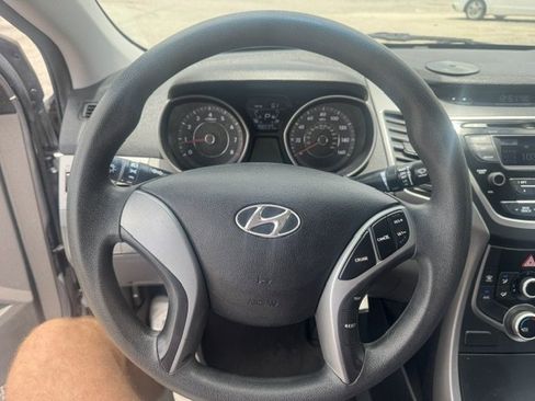 Used 2016 Hyundai Elantra SE FWD image 11