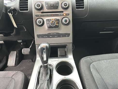 Used 2019 Ford Flex SE FWD image 21