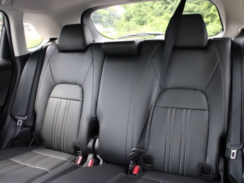 Used 2025 Honda HR-V EX-L image 17