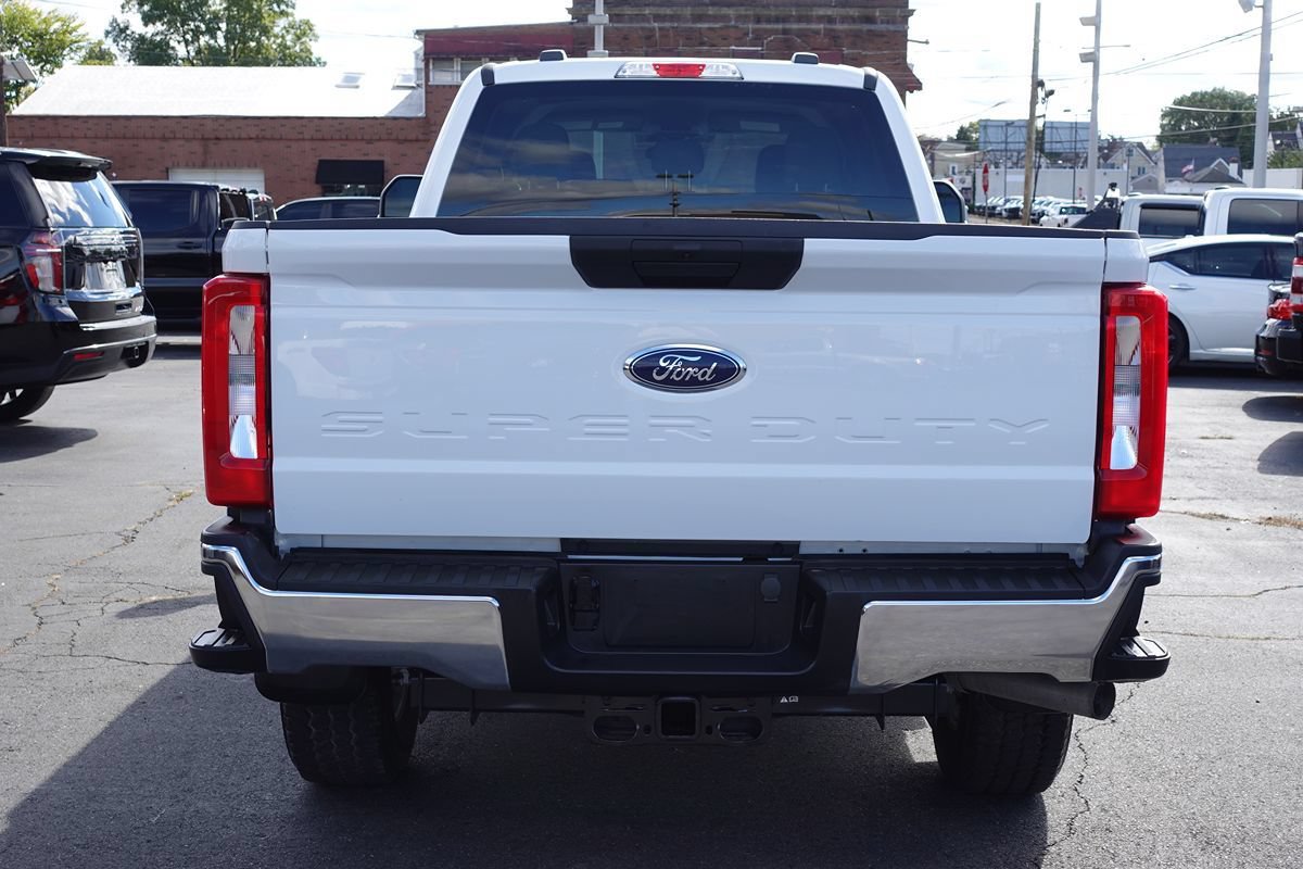 Used 2024 Ford F350 XLT w/ FX4 Off-Road Package AWD/4WD image 8