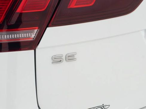 Used 2022 Volkswagen Tiguan SE FWD image 10