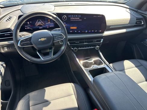 Used 2025 Chevrolet Traverse LT w/ Driver Confidence Package FWD image 18