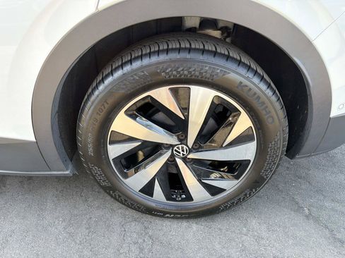 Certified 2023 Volkswagen ID.4 Pro RWD image 6