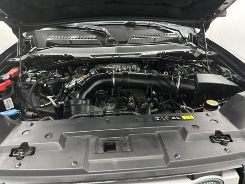 Used 2021 Land Rover Defender 110 SE image 28