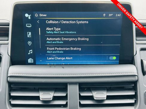 Used 2022 Chevrolet Suburban Premier image 11