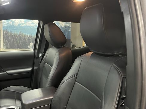 Used 2023 Toyota Tacoma TRD Off-Road image 16