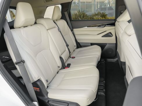 Certified 2024 INFINITI QX60 Pure FWD image 35