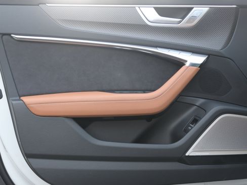 Used 2025 Audi RS 7 Performance image 14