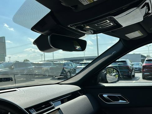 Used 2025 Land Rover Range Rover Velar Dynamic SE image 22