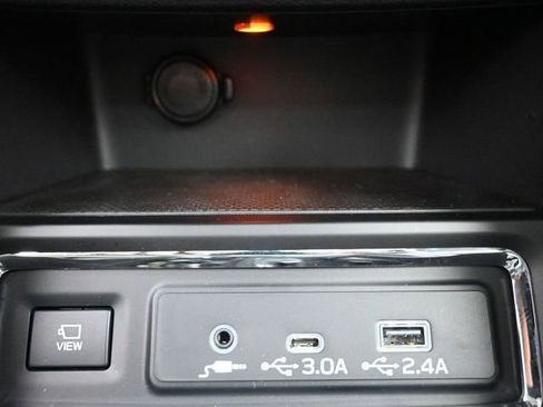 Used 2025 Subaru Ascent Bronze Edition w/ Onyx Package image 13