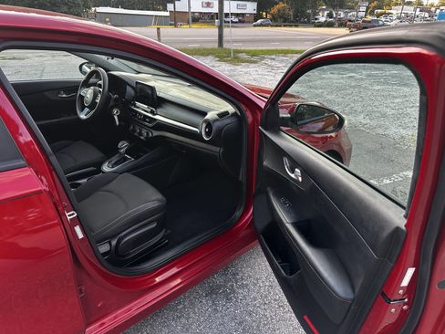 Used 2020 Kia Forte LXS image 18