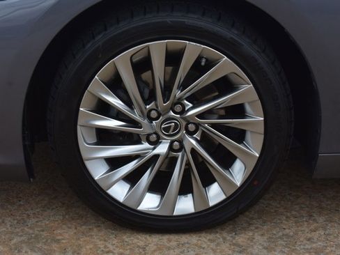 Used 2019 Lexus ES 300h w/ Luxury Package image 10