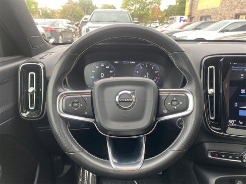 Used 2021 Volvo XC40 T5 R-Design AWD/4WD image 29