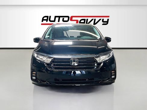 Used 2023 Honda Odyssey Elite image 2