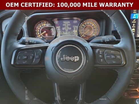 Certified 2025 Jeep Gladiator Sport AWD/4WD image 29