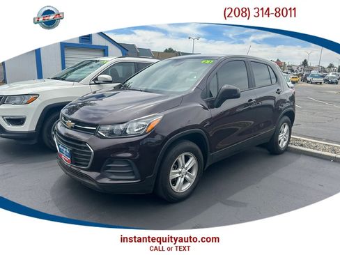 Used 2021 Chevrolet Trax LS w/ LPO, Cargo Package AWD/4WD image 1