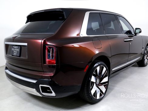 Certified 2025 Rolls-Royce Cullinan AWD/4WD image 2