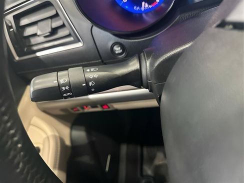 Used 2018 Subaru Outback 3.6R Limited AWD/4WD image 11
