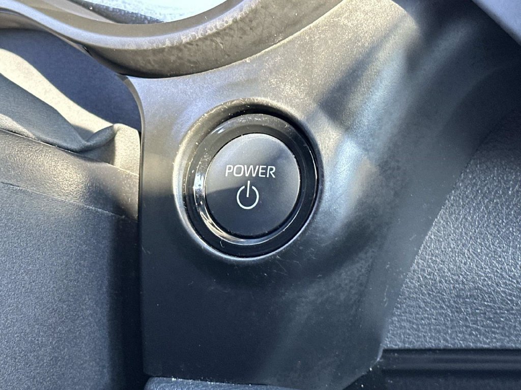 Used 2025 Toyota Sienna Platinum AWD/4WD image 38