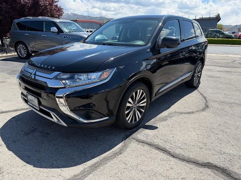 Used 2020 Mitsubishi Outlander SEL AWD/4WD image 2