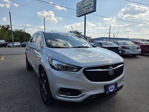 Used 2020 Buick Enclave Essence w/ Sport Touring Edition FWD image 26