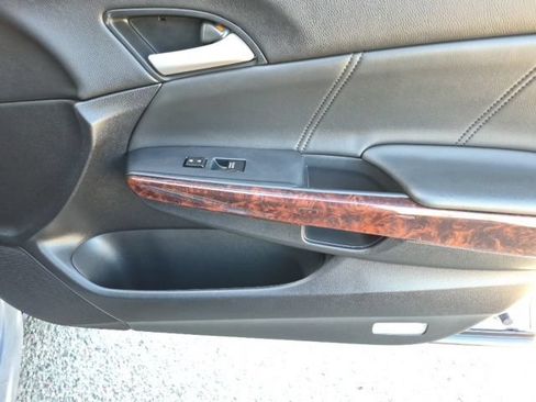 Used 2010 Honda Crosstour EX-L image 32